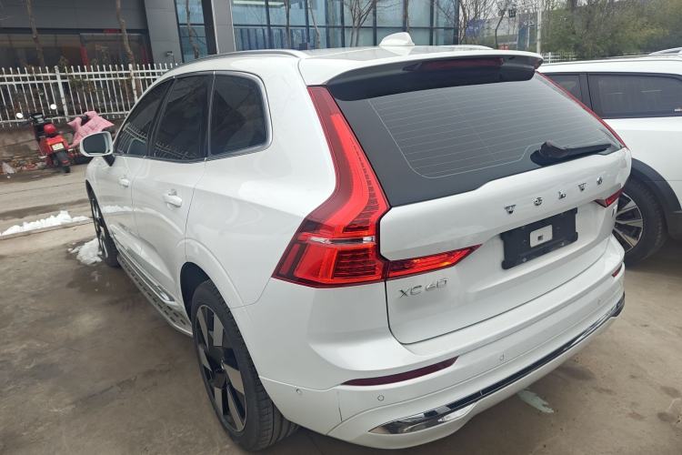 Used Volvo XC60 New Energy 2023 T8 Plug-in Hybrid Long-Range All-Wheel Drive Smart Luxury Edition
