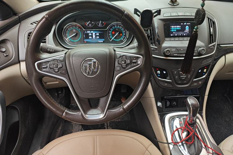 Used Buick Regal 2014 2.0L Elite Fashion Edition Steering Wheel