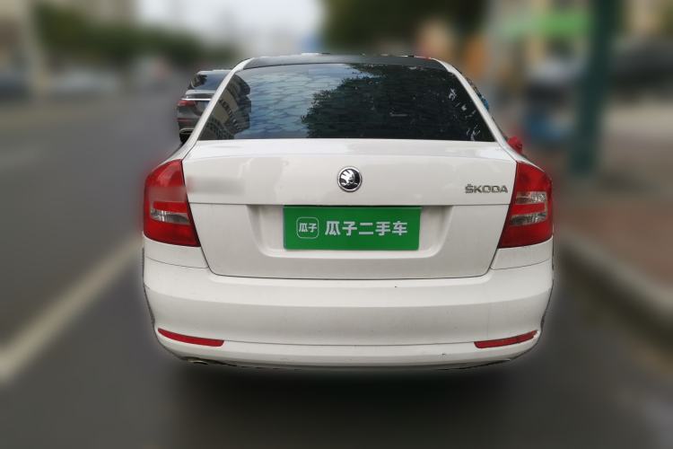 Used Skoda Octavia 2015 Classic Model 1.6L Manual Eado Version
