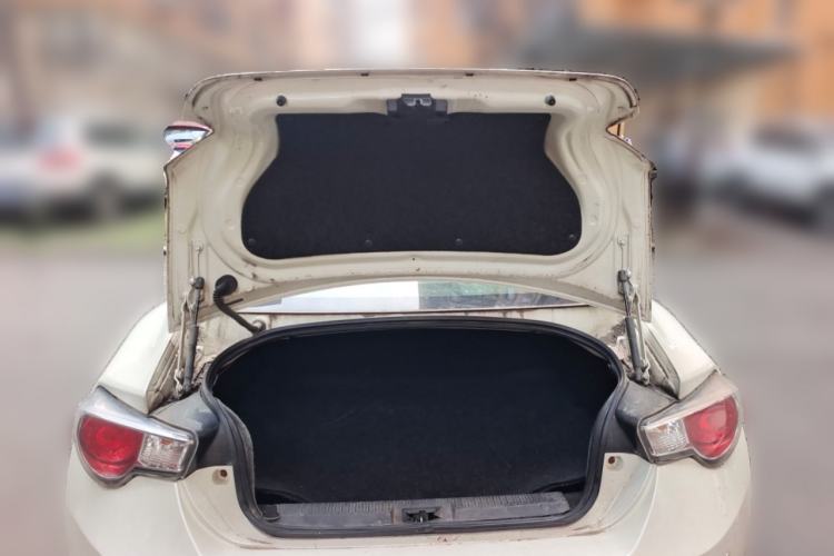 Used Toyota 86 2013 2.0L Automatic Luxury Version Trunk