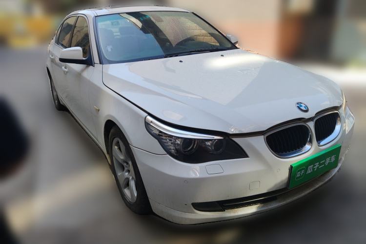 Used BMW 5 Series 2010 520Li Luxury Model Front Right 45 Deg