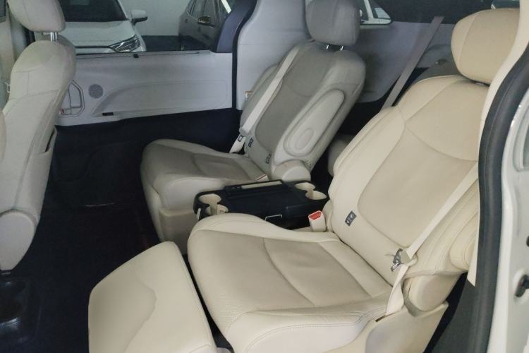 Used Toyota SIENNA 2021 2.5L Hybrid Premium Edition
