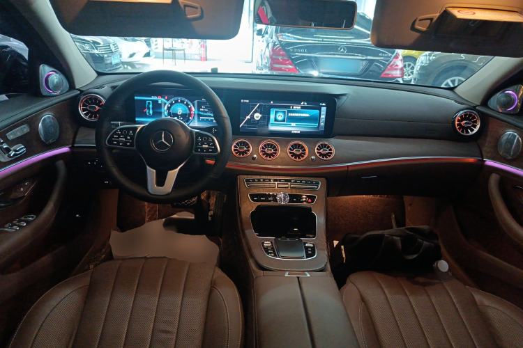 Used Mercedes-Benz E-Class 2020 Restyled E 300 L Exclusive Edition Center Console