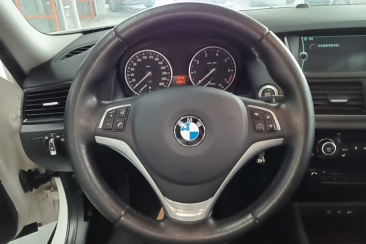 Used BMW X1 2015 sDrive18i Leading Edition
