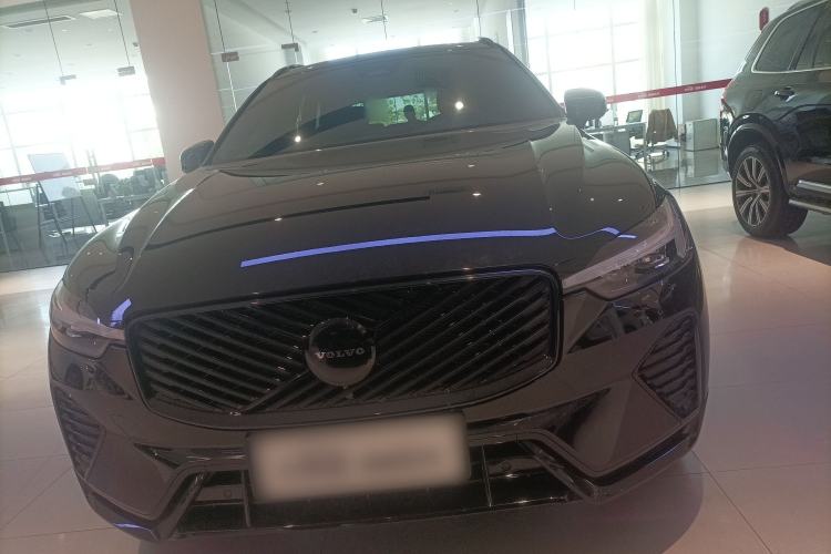 Used Volvo XC60 2026 B5 4x4 Smart Range Extreme Night Black Edition Front