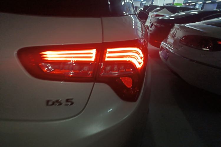 Used DS 5 2014 1.6T Luxury Edition THP160