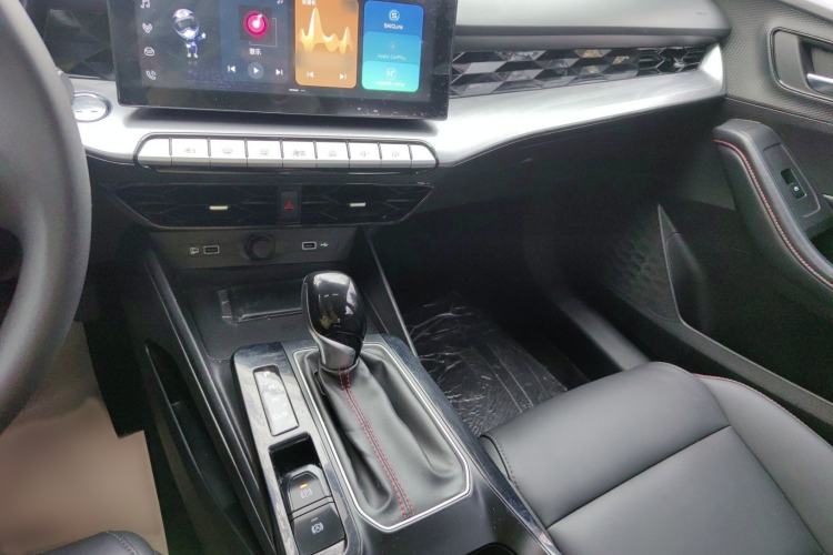 Used MG 5 2022 180 DVVT CVT Youth Style Edition
