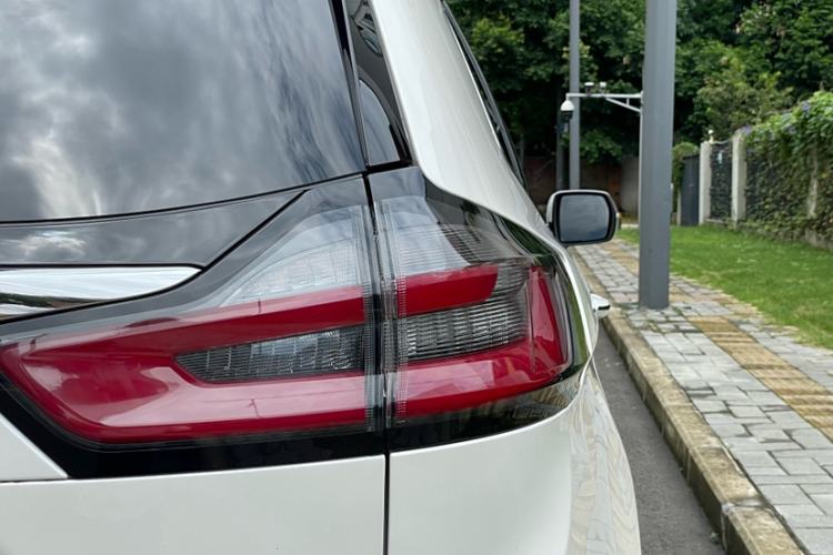 Used Ford Edge 2021 PLUS EcoBoost 245 Two-Wheel-Drive Titanium 7-Seater