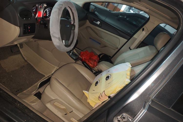 Used Ford Focus 2013 Sedan Classic 1.8L Automatic Fashion Edition Left Front Seat