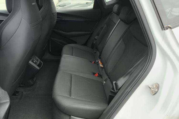 Used Volkswagen ID.UNYX 2024 Pro Long-Range Version Left Rear Seat