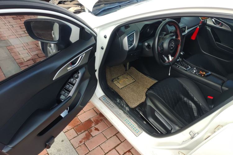 Used Mazda 3 Axela 2017 Sedan 1.5L Automatic Luxury Model Emission Standard China V Driver Seat