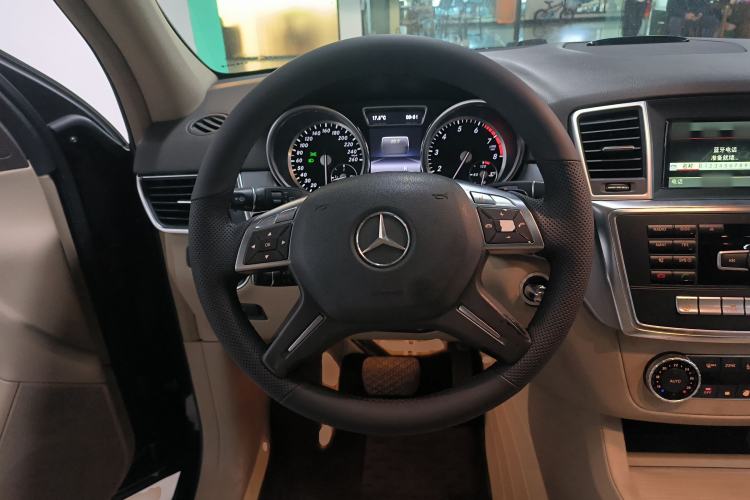 Used Mercedes-Benz M-Class 2014 ML 320 4MATIC
