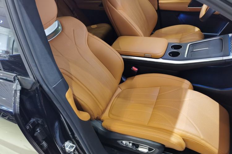 Used XPeng G9 2025 625 Long-Range Max Right Front Seat