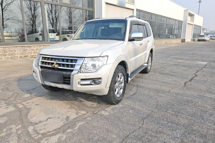 Used Mitsubishi Pajero 2015 3.0L Automatic Elite Edition China V Standard