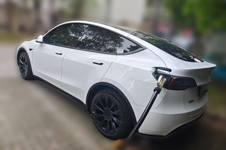 Used Tesla Model Y 2024 Rear-Wheel-Drive Version Rear Left 45 Deg