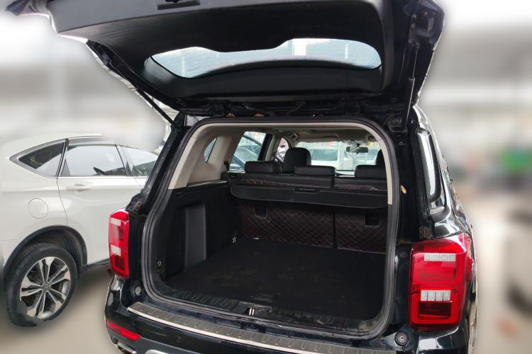 Used GAC Trumpchi GS7 2017 280T Two-Wheel Drive Luxury Model Trunk