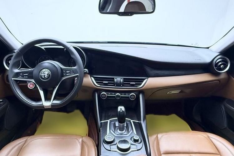 Used Alfa Romeo Giulia 2017 2.0T 200HP Luxury Edition