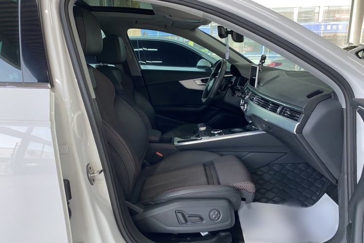 Used Audi A4L 2018 30th Anniversary Edition 40 TFSI Sport Edition Interior 10