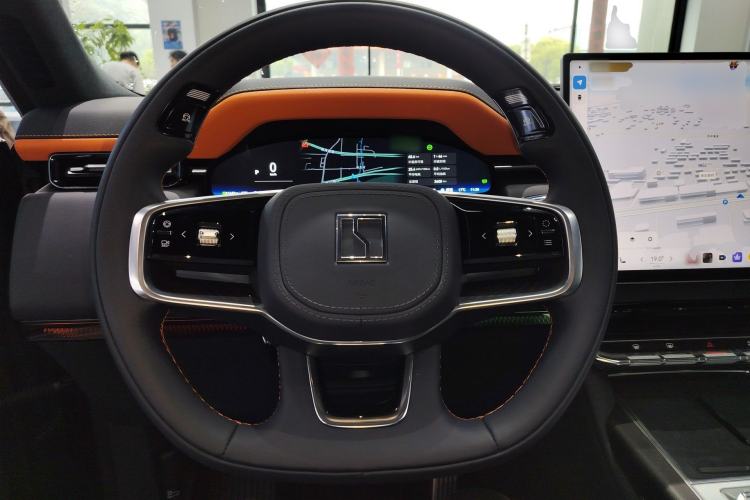 Used Zeekr 9X 2025 Moon Black Edition 70kWh
