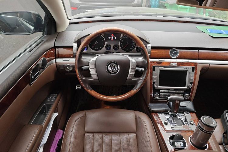 Used Volkswagen Phaeton 2011 3.6L V6 5-Seater Extended Comfort Version