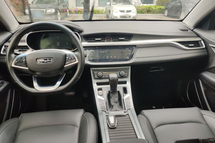 Used Geely Auto Emgrand 2019 Leading Edition 1.5L CVT Upward-Connected Model China VI Standard Center Console