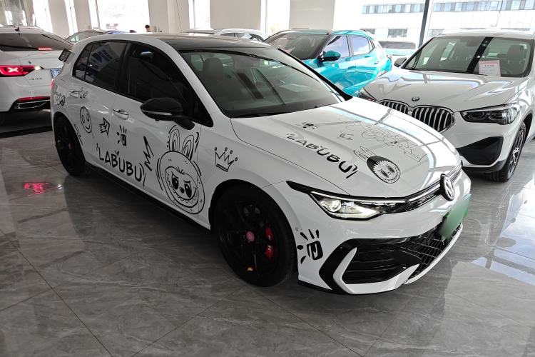 Used Volkswagen Golf 2026 300TSI R-Line Exterior 2