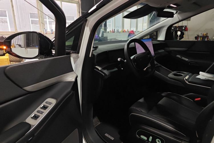 Used XPeng X9 2024 610 Long-Range Pro
