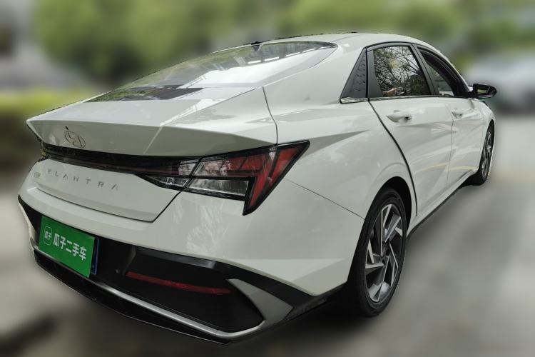 Used Hyundai Elantra 2023 1.5L CVT LUX Prestige Edition
