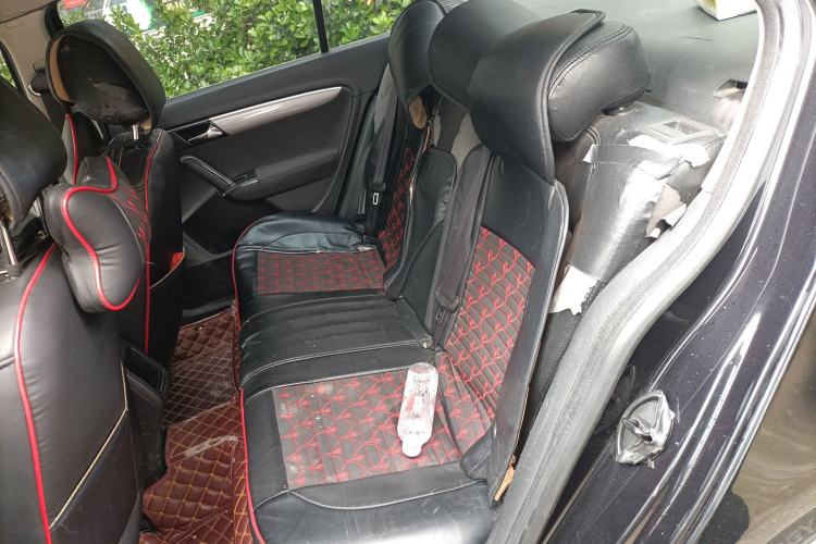 Used Volkswagen Lavida 2013 Revised Classic 1.6L Automatic Fashion Edition
