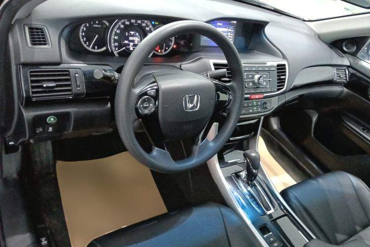 Used Honda Accord 2016 2.0L Comfort Edition Center Console