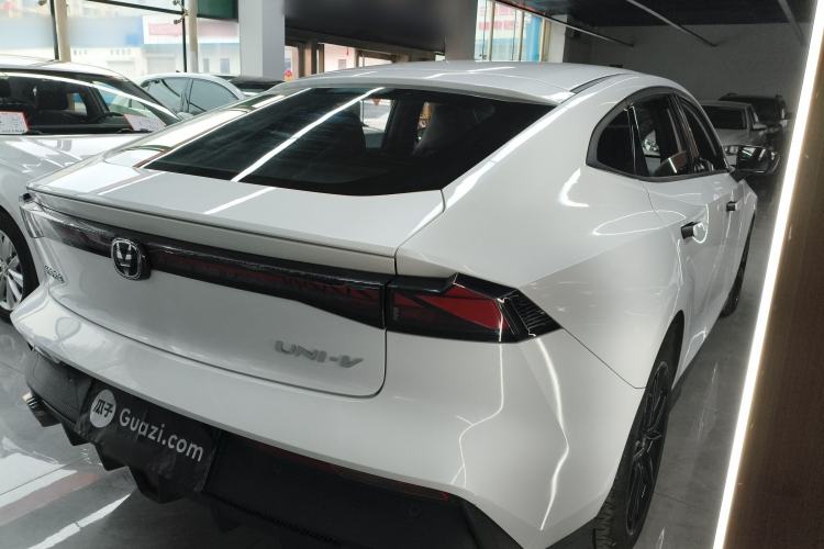 Used CHANGAN UNI-V 2023 1.5T Premium Model