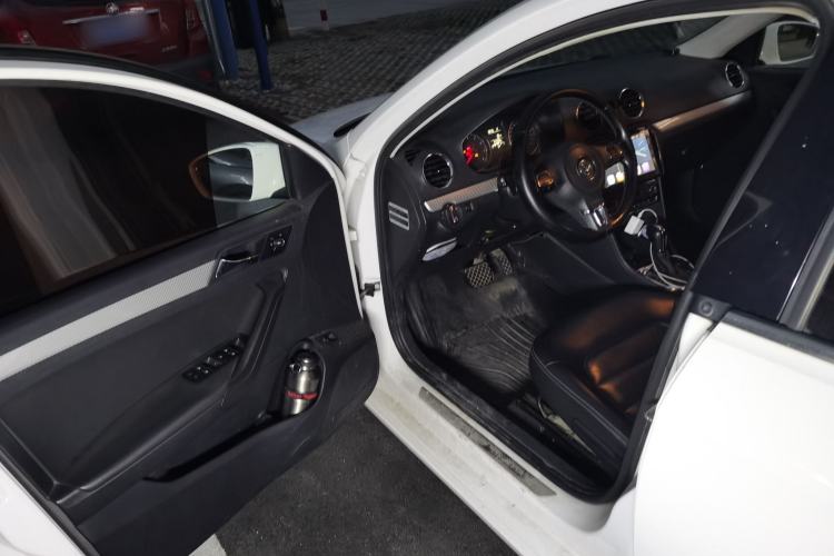 Used Volkswagen Jetta 2015 1.6L Automatic Luxury Model Driver Seat