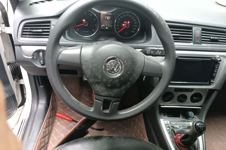 Used Volkswagen Lavida 2013 Restyled Classic 1.6L Manual Comfort Edition