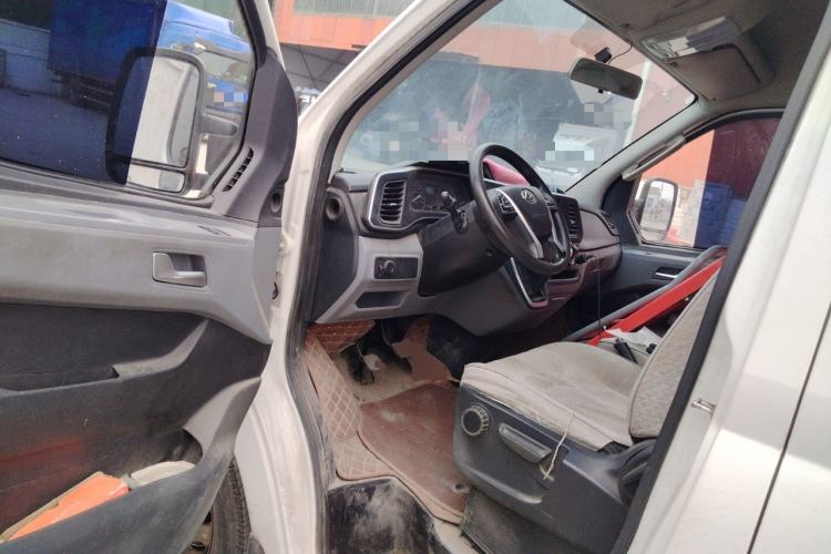 Used SAIC MAXUS Xintu V80 2023 2.0T Manual Classic Aoyuntong Long Wheelbase Mid-Height 6/7/8/9-Seater
