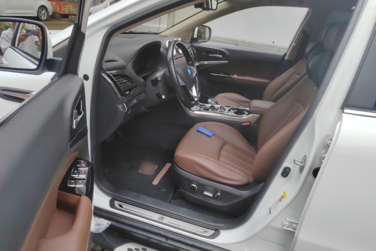 Used BYD Tang New Energy 2017 2.0T All-Wheel Drive Hyatt Model Driver Seat