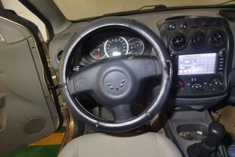 Used Wuling Hongguang 2014 1.2L Base Model China IV Steering Wheel