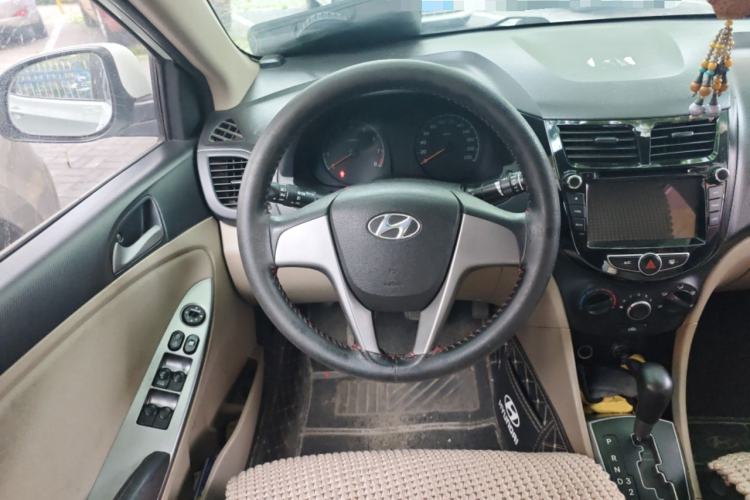 Used Hyundai Verna (older generation) 2014 1.4L Automatic Smart GLS Steering Wheel