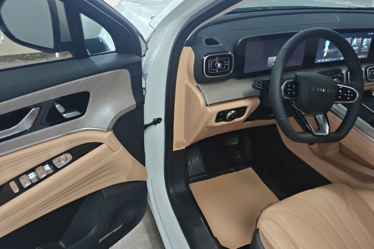 Used Chery Tiggo 9 2023 2.0T Dual-Clutch Two-Wheel Drive Luxury Edition 7 Seats Driver Seat