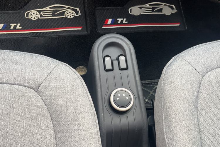 Used Wuling Hongguang MINIEV 2022 Macaron Premium Model – Lithium Iron Phosphate Gear Lever