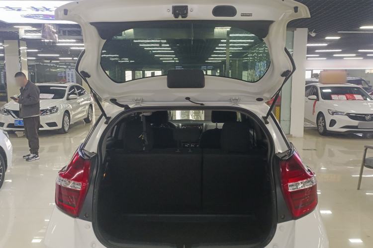 Used Toyota YARiS L Zhi Xuan 2016 Revised 1.5E CVT Charming Edition Trunk