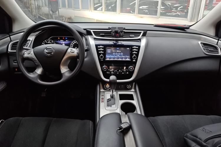 Used Nissan Murano 2021 2.5L XE Two-Wheel Drive Elite Edition Center Console