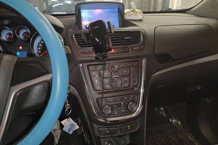 Used Buick Encore 2015 1.4T Automatic Two-Wheel Drive Urban Elite Version
