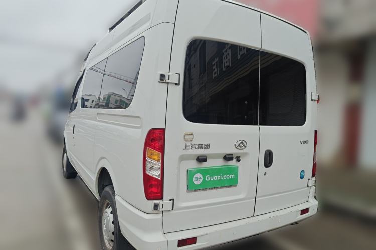 Used SAIC MAXUS Xintu V80 2023 2.0T Manual Classic Aoyuntong Short Wheelbase Mid-Roof 5/6-Seater
