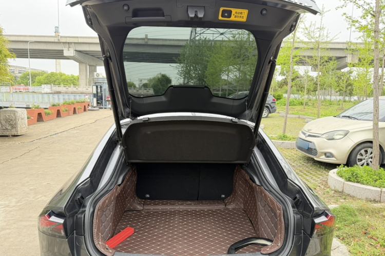 Used CHANGAN UNI-V 2022 1.5T Sport Edition Trunk
