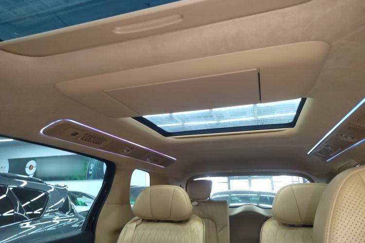 Used VOYAH Dream 2025 PHEV Four-Wheel-Drive Flagship Kunpeng Edition Headliner