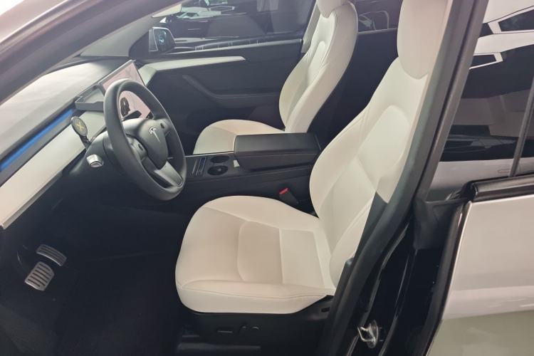 Used Tesla Model Y 2021 Long-Range All-Wheel-Drive Version 3D7
