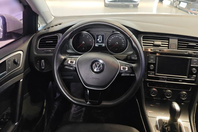 Used Volkswagen Golf 2018 230TSI Automatic Comfort Model
