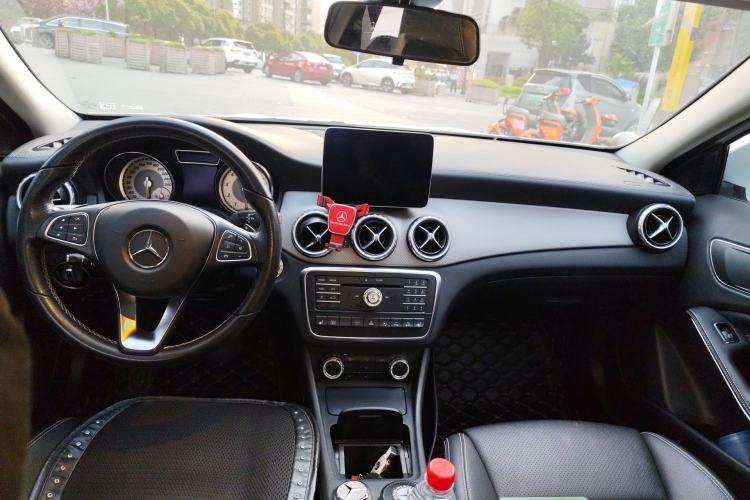 Used Mercedes-Benz GLA 2017 GLA 220 4MATIC Fashion Model
