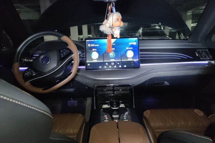 Used BYD Tang New Energy 2021 DM 2.0T Four-Wheel Drive High-Performance Flagship Model
