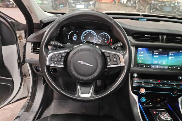 Used Jaguar XFL 2020 XFL 2.0T P200 Two-Wheel-Drive Elite Edition Steering Wheel